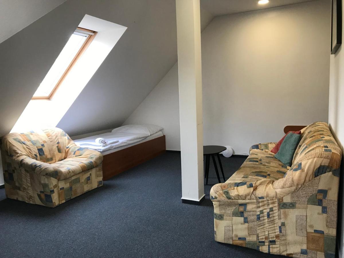 Rozmaryn Rooms & Apartments Rakovnik Luaran gambar