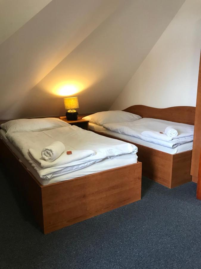 Rozmaryn Rooms & Apartments Rakovnik Luaran gambar