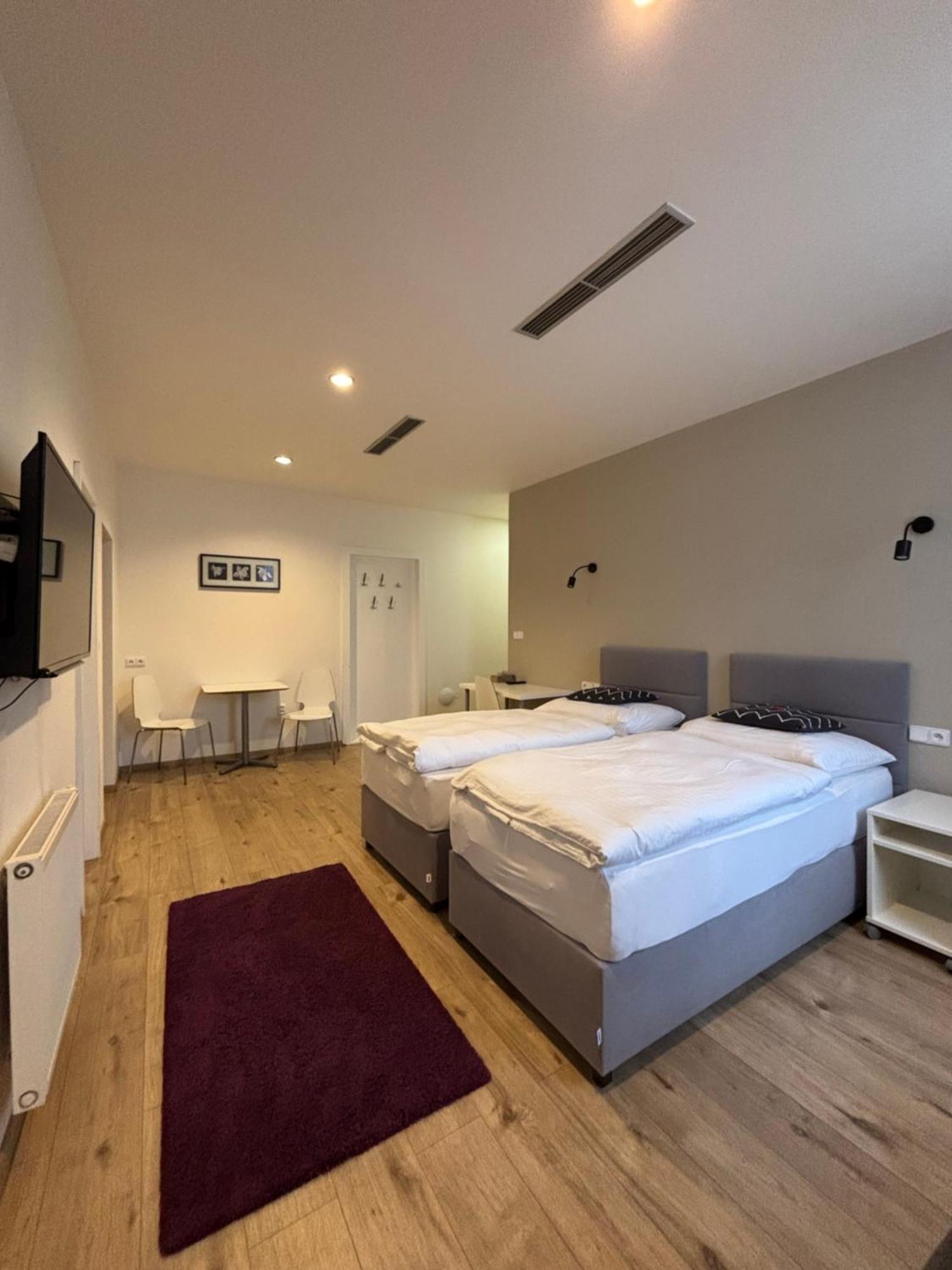 Rozmaryn Rooms & Apartments Rakovnik Luaran gambar