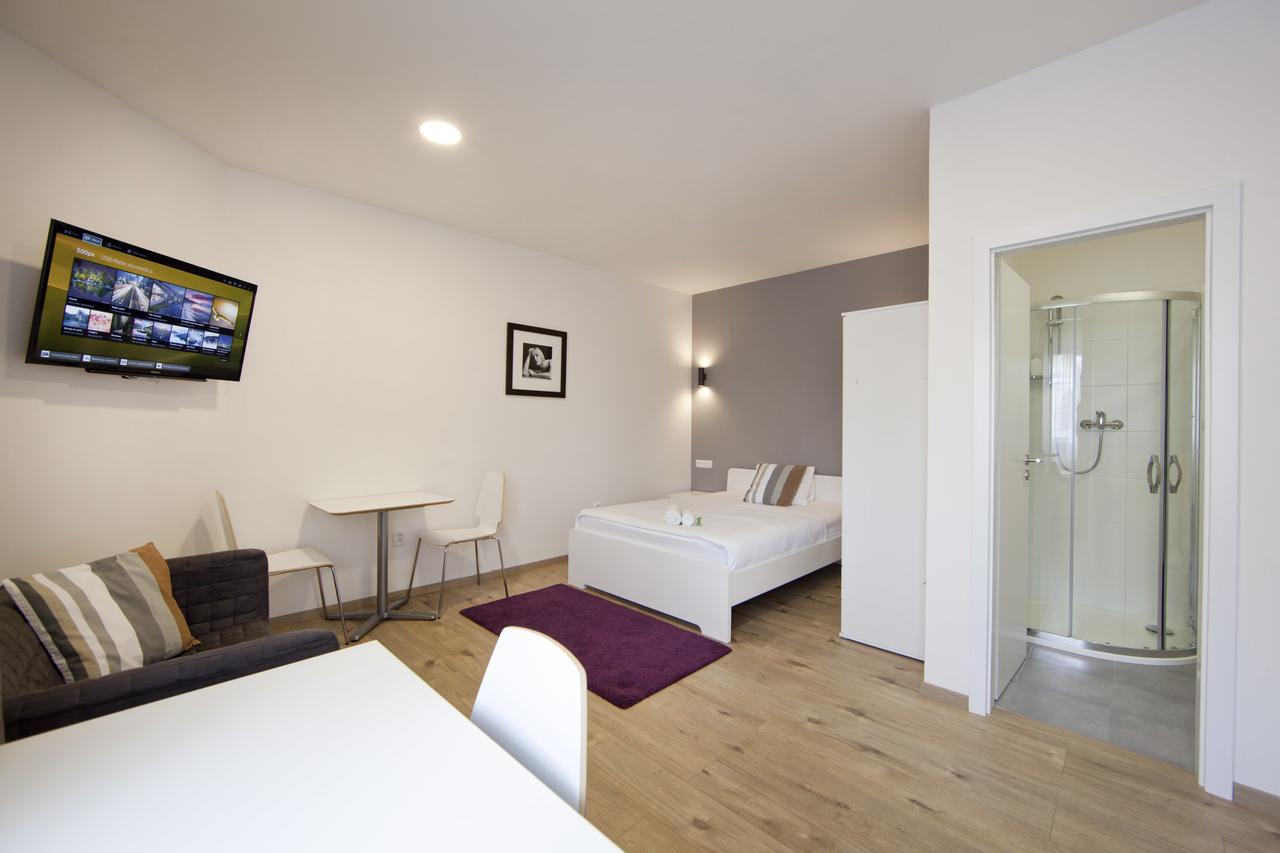 Rozmaryn Rooms & Apartments Rakovnik Luaran gambar