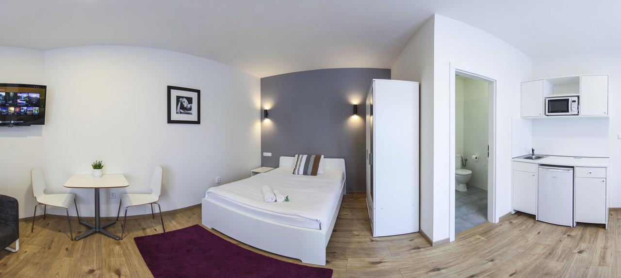 Rozmaryn Rooms & Apartments Rakovnik Luaran gambar