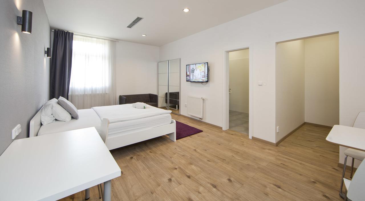 Rozmaryn Rooms & Apartments Rakovnik Luaran gambar
